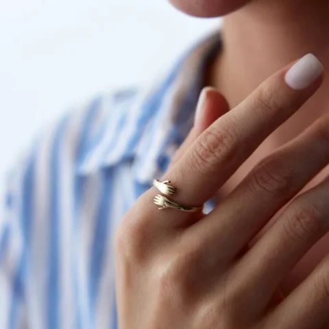 Bombeli Sarılan El Yüzük Resim 2