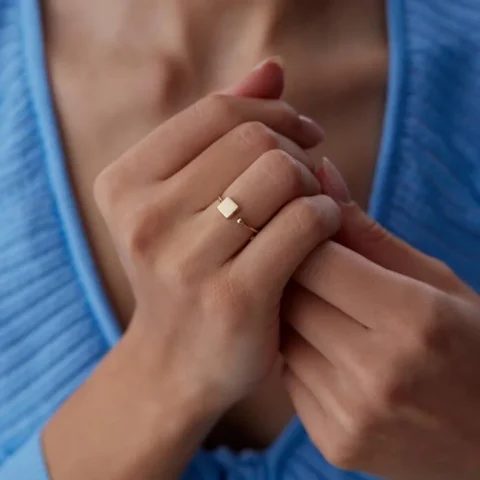 Kare Plakalı Kavuşan Yüzük Resim 2